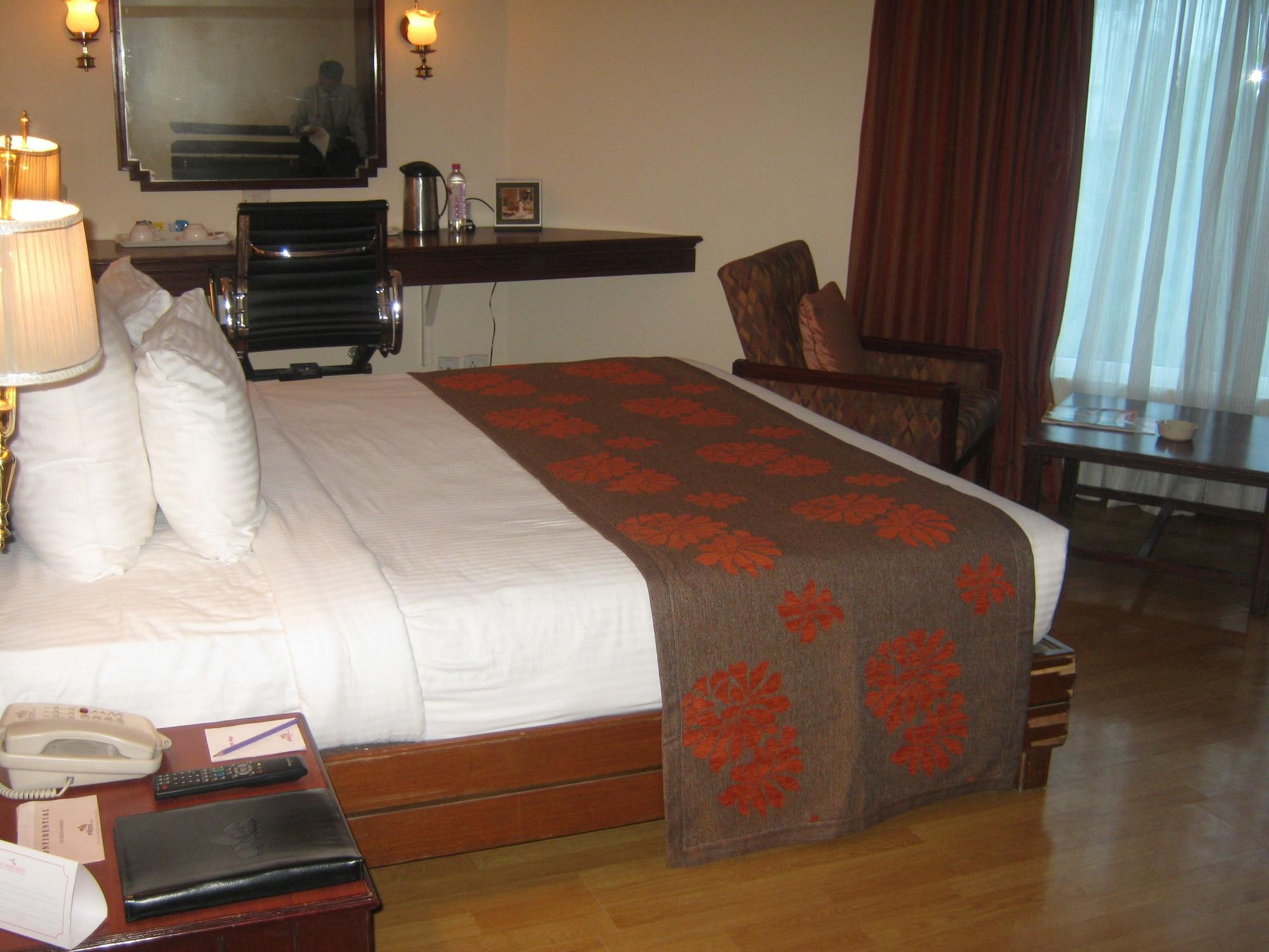 The Pride Hotel, Nagpur Exterior foto
