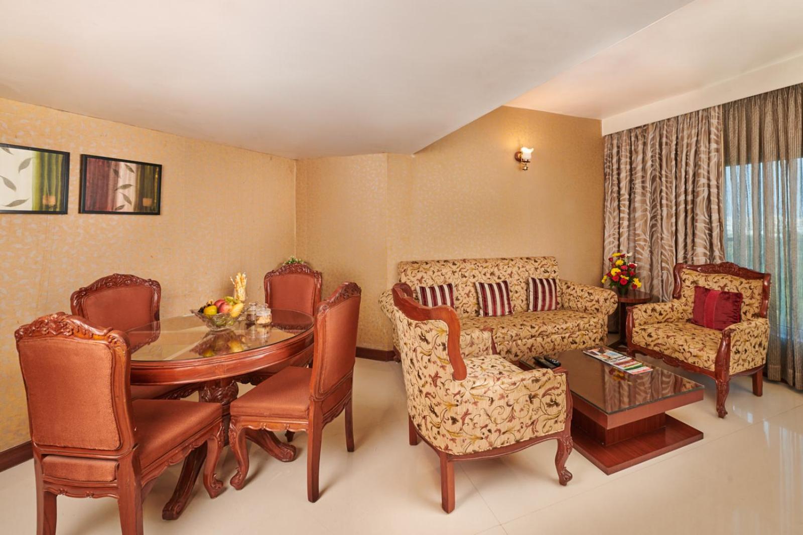 The Pride Hotel, Nagpur Exterior foto