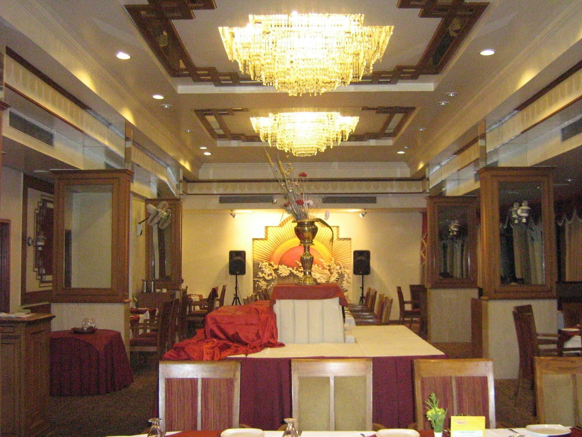 The Pride Hotel, Nagpur Exterior foto